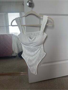 HALARA White Lace Bodysuit with Wide Straps